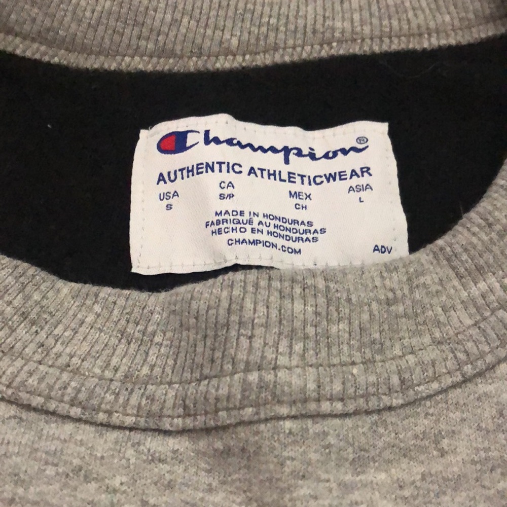 Champion Sweatshirt - Picture 2 of 3